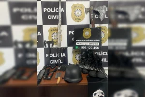 Espada medieval e balaclava: jovem planeja ataque em escola e é preso