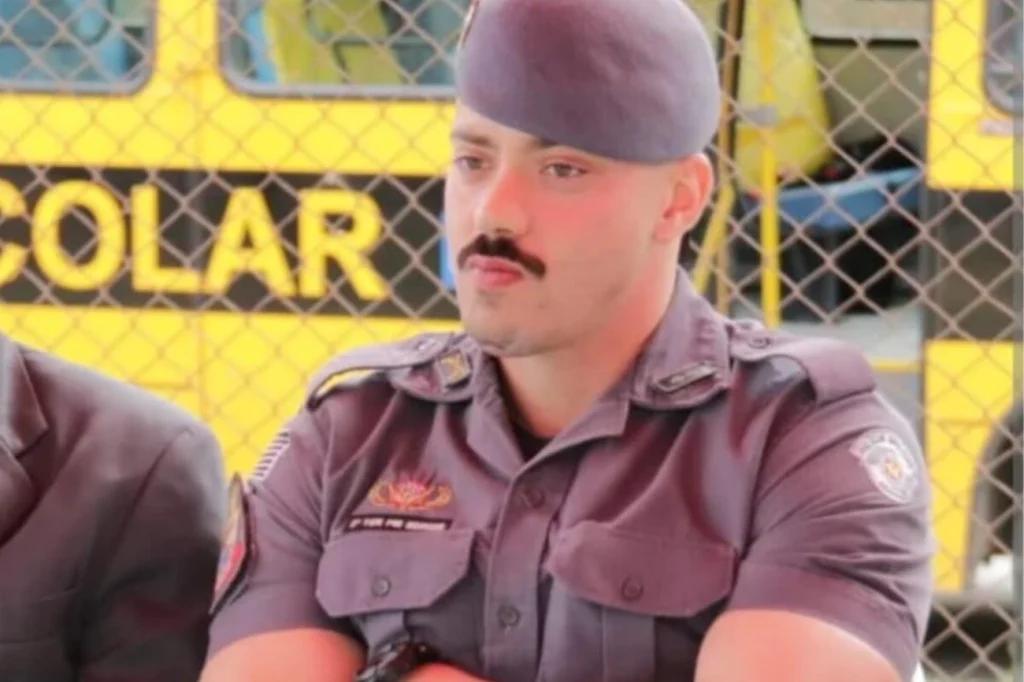 Fúria na praia: PM de sunga atira contra banhista e ataca policiais Fúria na praia: PM de sunga atira contra banhista e ataca policiais