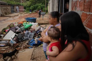 Moradores que perderam tudo no Entorno desabafam: “Água não espera”