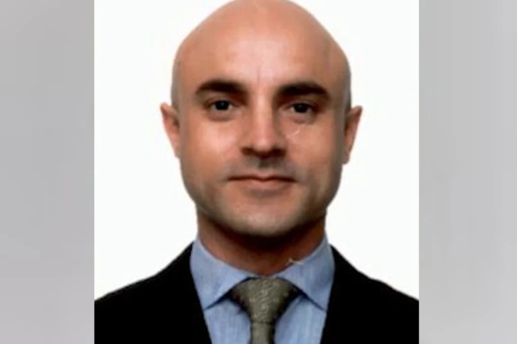 Professor de escola de elite é encontrado morto carbonizado em carro Professor de escola de elite é encontrado morto carbonizado em carro