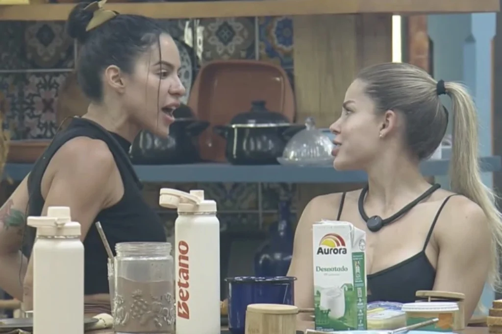 A Fazenda 17: Saory diz que Tamires já ficou com Gusttavo Lima.Vídeo A Fazenda 17: Saory diz que Tamires já ficou com Gusttavo Lima.Vídeo