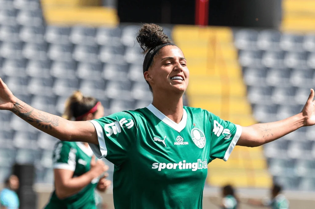 Amanda Gutierres é premiada pela CBF por artilharia na Série A1 Amanda Gutierres é premiada pela CBF por artilharia na Série A1