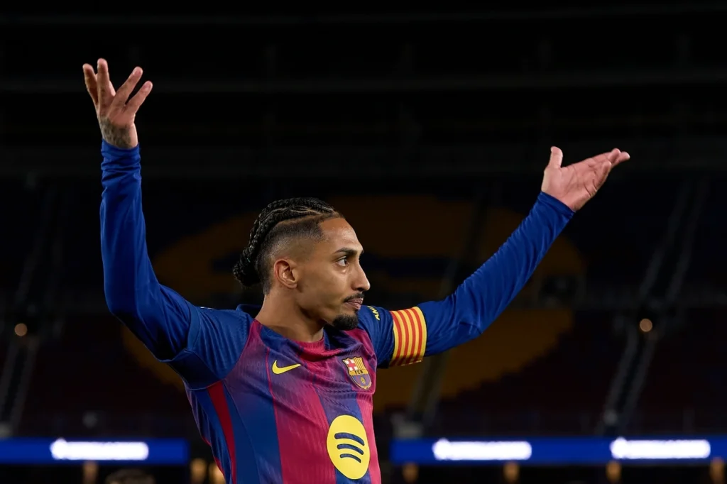 Barcelona: Raphinha volta a balançar as redes após lesão na coxa Barcelona: Raphinha volta a balançar as redes após lesão na coxa