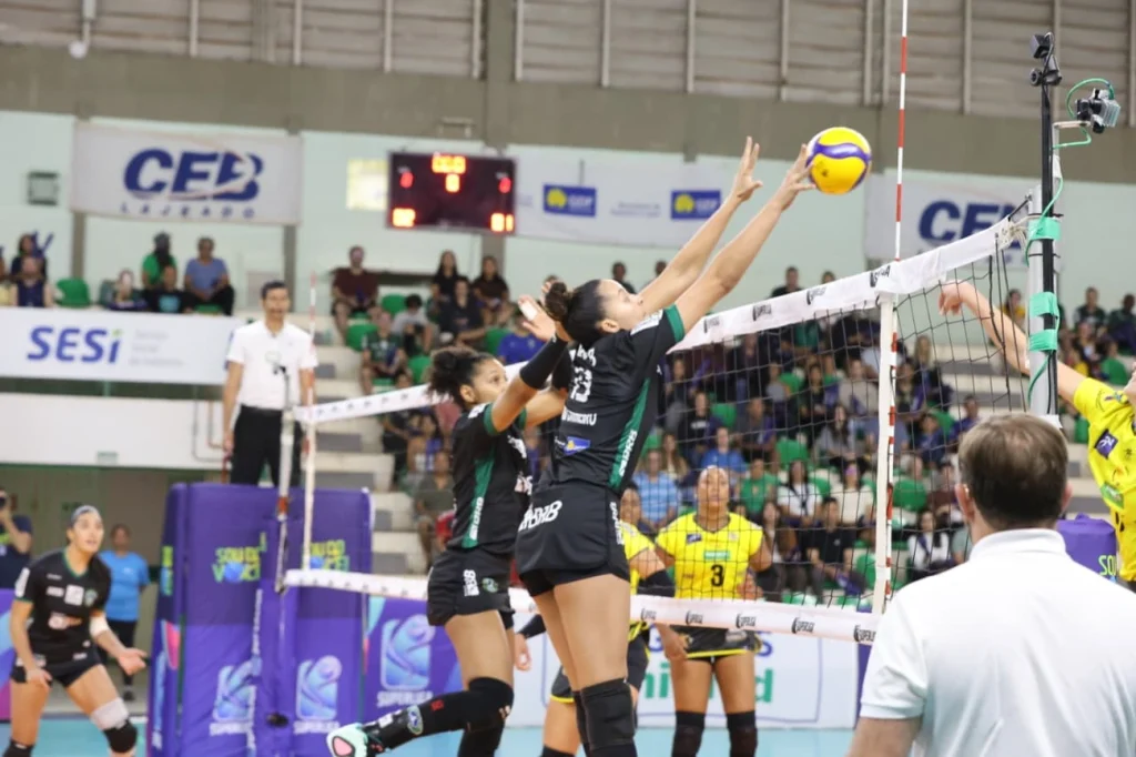 Brasília Vôlei volta a vencer e se afasta do Z-2 da Superliga Feminina Brasília Vôlei volta a vencer e se afasta do Z-2 da Superliga Feminina