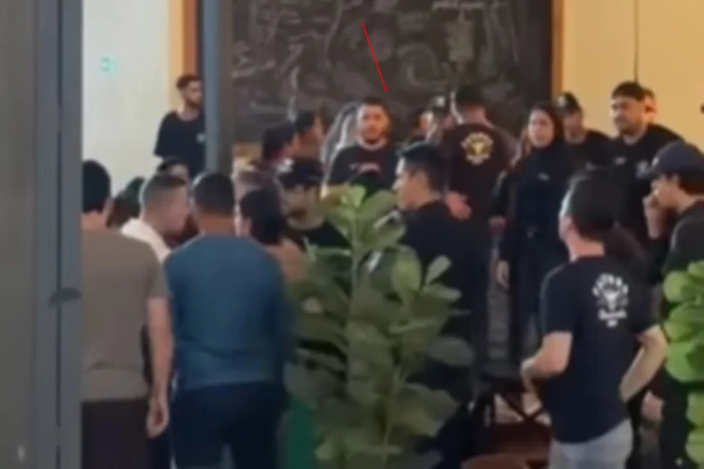 Briga em churrascaria: influencer se irritou com mãe “trocando” filho.Vejavídeo Briga em churrascaria: influencer se irritou com mãe “trocando” filho.Vejavídeo