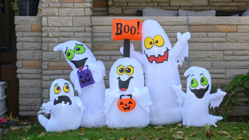 Caso de homem multado por assustar visitantes em cemitério viraliza Caso de homem multado por assustar visitantes em cemitério viraliza