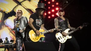Com 2 dias de atraso, Guns N’ Roses lança as músicas “Nothin’” e “Atlas”
