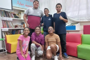 Com celular proibido, alunos trocam ChatGPT por perguntas ao professor