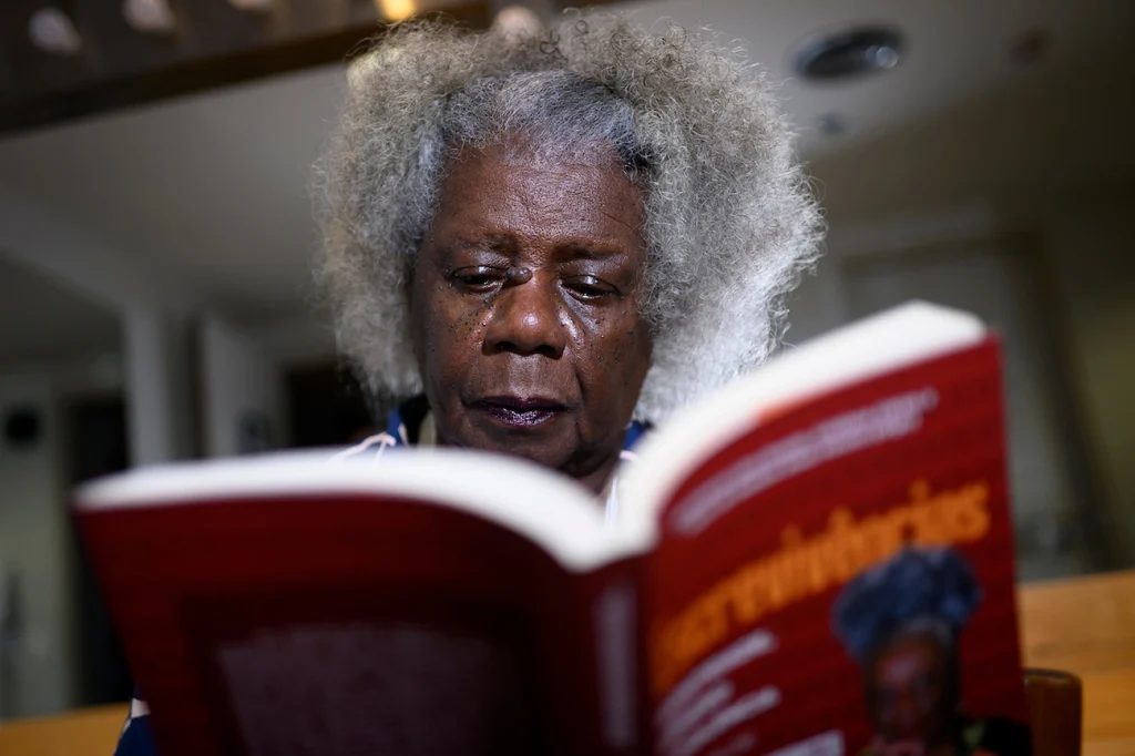 Conceição Evaristo fala sobre escrevivência e ancestralidade.Veja ovídeo Conceição Evaristo fala sobre escrevivência e ancestralidade.Veja ovídeo