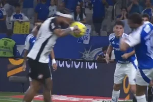Cruzeiro cobra justiça contra o Corinthians com vídeo que confirma dúvida