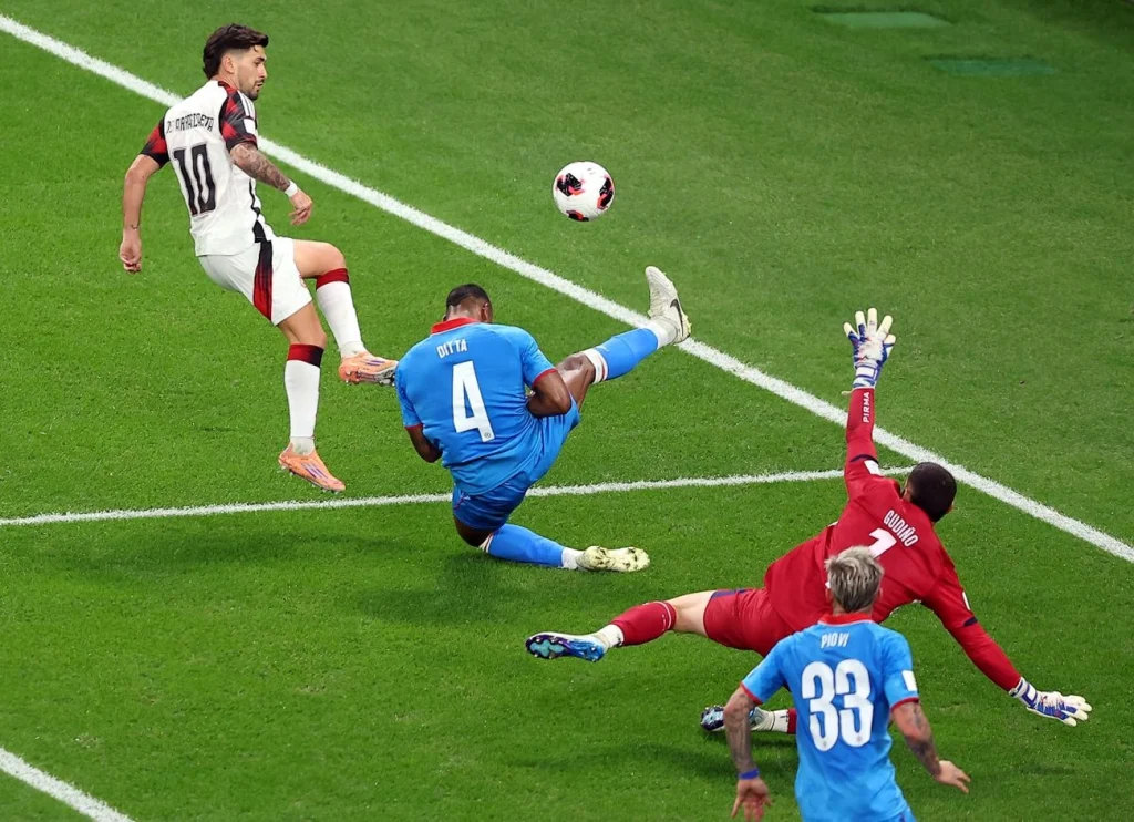 De novo ele! Arrascaeta marca o segundo do Flamengo contra Cruz Azul De novo ele! Arrascaeta marca o segundo do Flamengo contra Cruz Azul