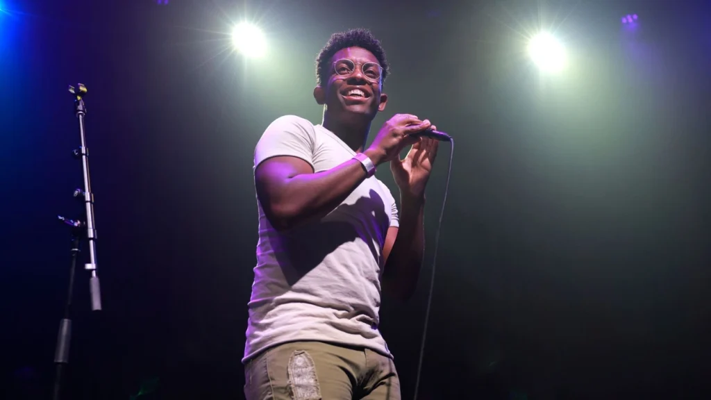 Este compositor diz que músicas de IA deveriam ser rotuladas