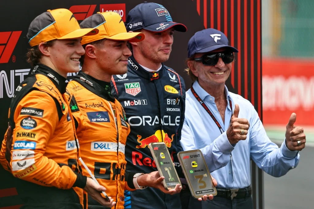 F1: Norris, Verstappen e Piastri duelam pelo título neste domingo F1: Norris, Verstappen e Piastri duelam pelo título neste domingo