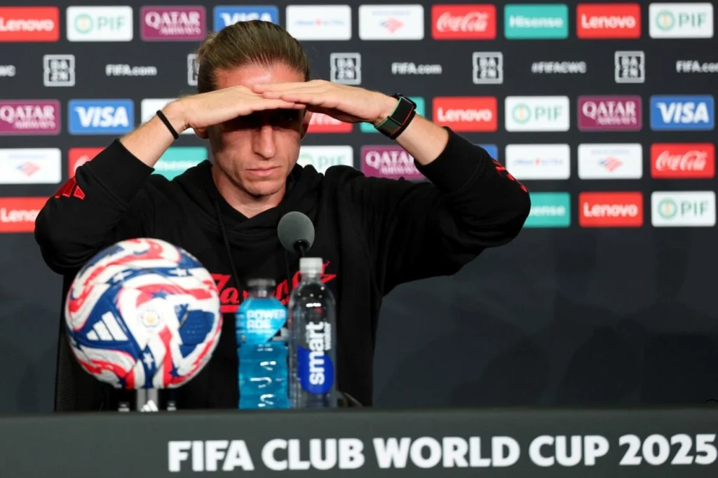 Filipe Luís despista sobre renovar contrato com o Flamengo Filipe Luís despista sobre renovar contrato com o Flamengo