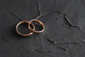 Homem engole anéis roubados antes de ser preso no litoral de SP