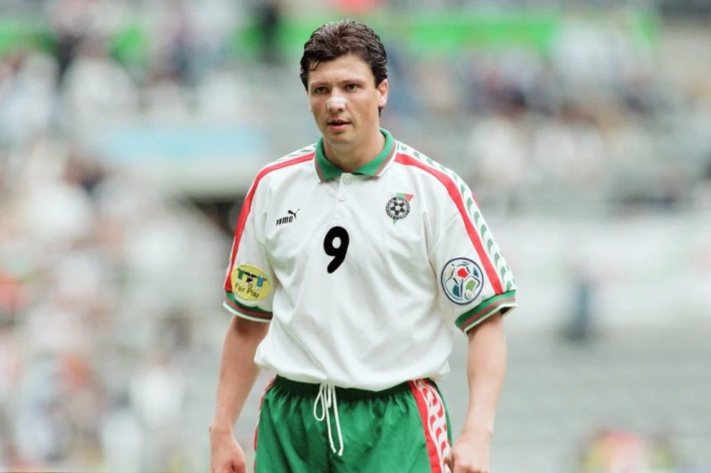 Ídolo do Valencia faz campanha por valor milionário para tratar câncer