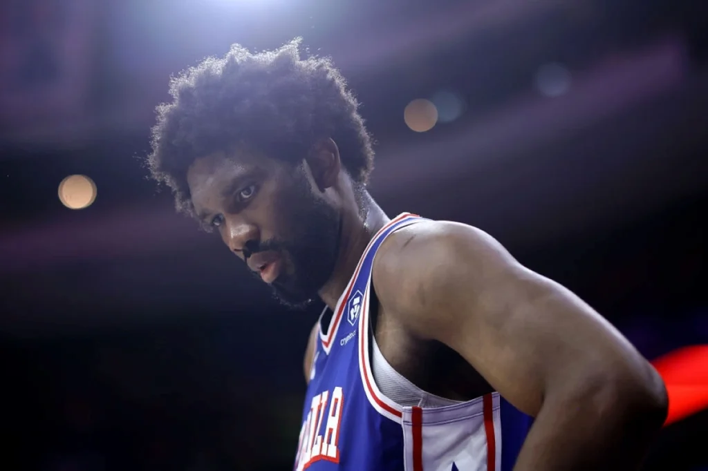 Joel Embiid voltou às quadras após perder nove jogos da NBA