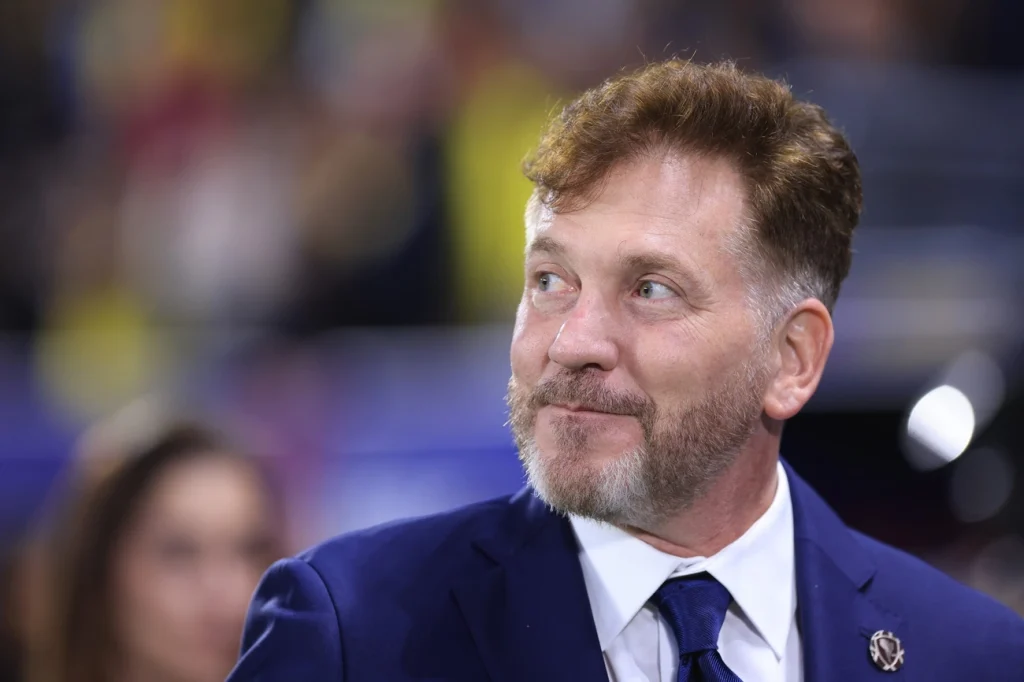 Alejandro Domínguez Apoia Flamengo em Copa Intercontinental Contra O PSG Alejandro Domínguez Apoia Flamengo em Copa Intercontinental Contra O PSG