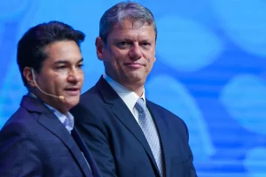 Republicanos agora reagem a candidatura de Flávio Bolsonaro