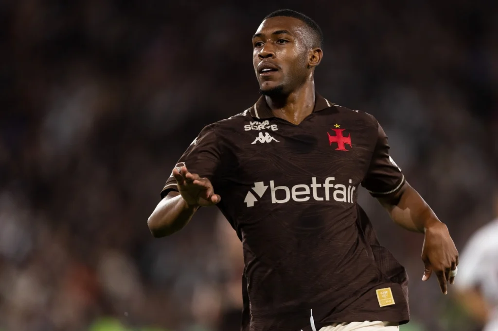 Rayan, do Vasco, é Eleito a Revelação do Ano pela CBF em 2025 Rayan, do Vasco, é Eleito a Revelação do Ano pela CBF em 2025