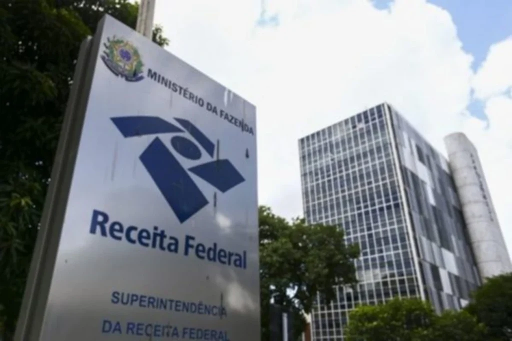 Receita Federal desmente imposto sobre Pix agora e alerta para multa falsa