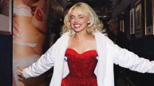 Sabrina Carpenter critica uso político de sua música pelo governo dos EUA: ‘Repugnante’