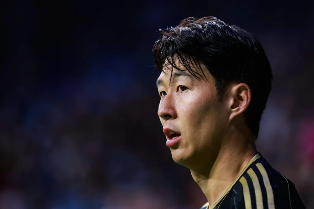 Sul-coreana é condenada a quatro anos por chantagear Son Heung-min Sul-coreana é condenada a quatro anos por chantagear Son Heung-min