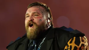 Teddy Swims admite empregar IA em suas músicas e revela contexto do uso