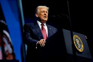 Trump confirma conversa com Maduro em meio à escalada militar