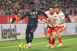 Vini Jr. provoca torcida do Girona em empate do Real Madrid.Vejavídeo