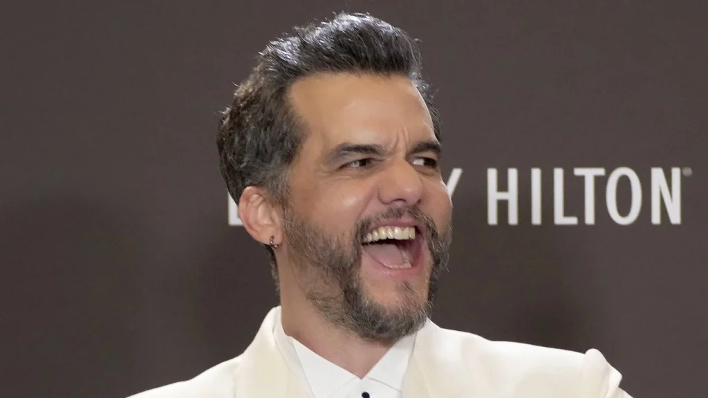 Wagner Moura fã de Oasis agora revela sua homenagem ao Oasis Wagner Moura fã de Oasis agora revela sua homenagem ao Oasis