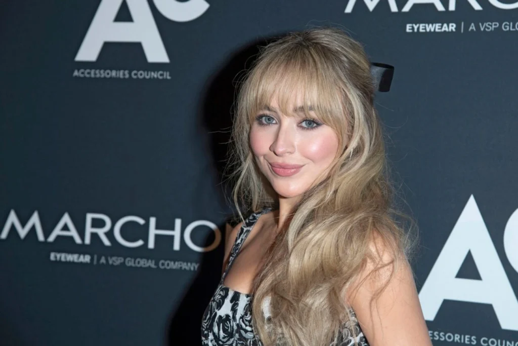 Sabrina Carpenter é confirmada no Grammy 2026 com performance exclusiva hoje