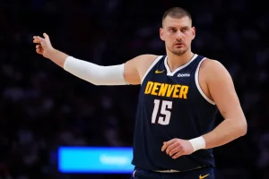 Jokic lidera corrida ao MVP da NBA mesmo lesionado; veja ranking hoje