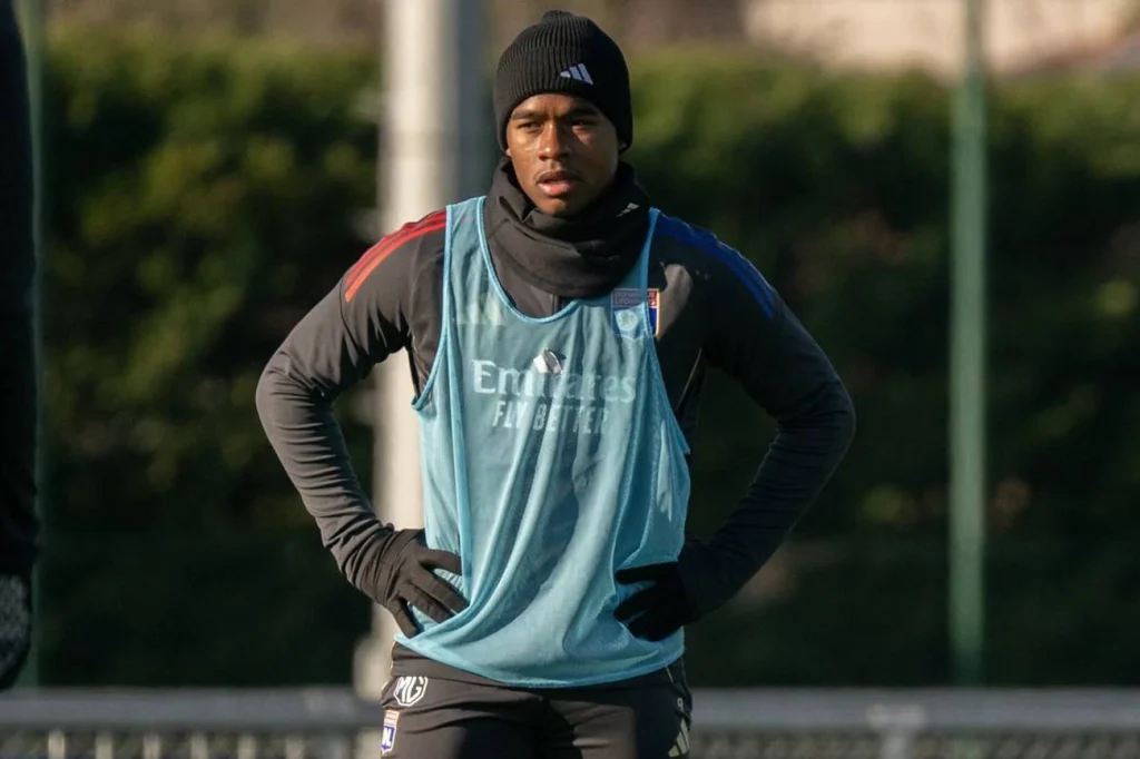 Agora Endrick brilha no Lyon e impressiona técnico