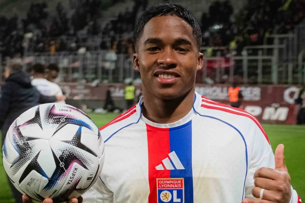 Endrick faz história com recorde de hat-trick no Lyon, com apenas 19 anos