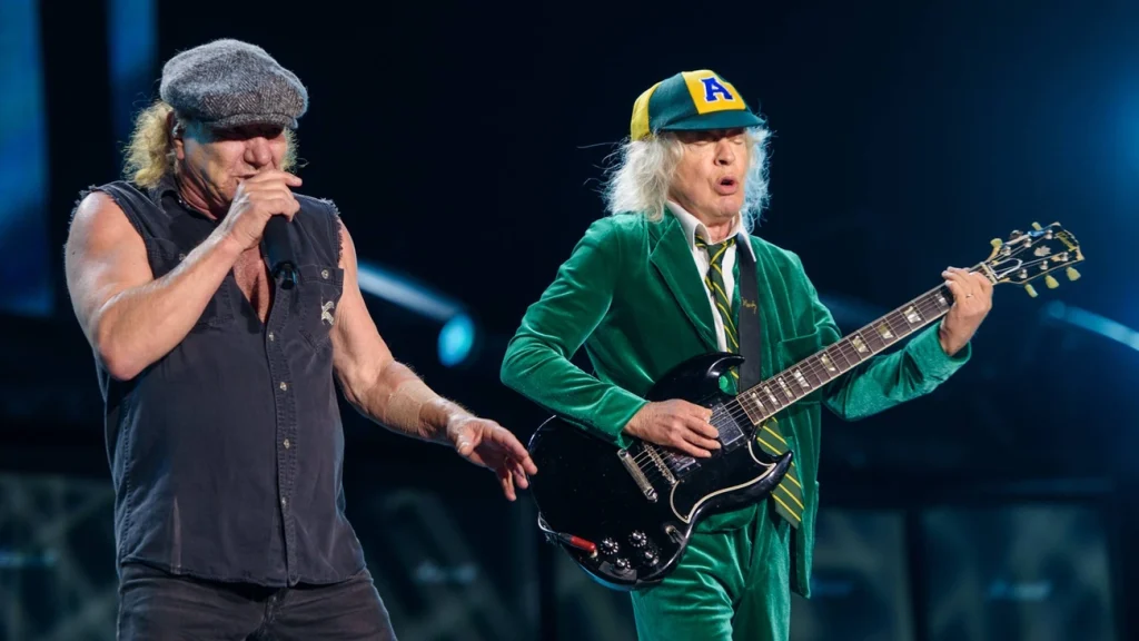 AC/DC Faz Show Explosivo em SP com Rock Puro e Sem Truques aos 78 e 70 Anos