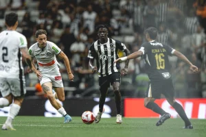 Atlético-MG se destaca em preparo inovador para muçulmano Mamady Cissé durante Ramadã