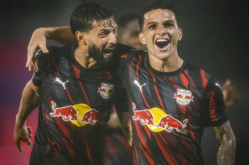 Bragantino vence Atlético-MG por 1 x 0 e mantém liderança hoje no Brasileirão