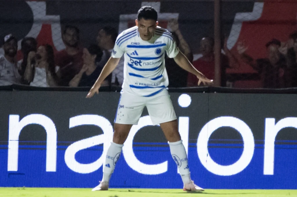 Cruzeiro vence Pouso Alegre 2x1 na semifinal do Mineiro agora