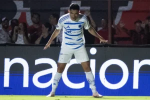 Cruzeiro vence Pouso Alegre 2×1 na semifinal do Mineiro agora