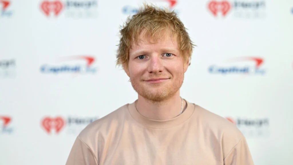 Ed Sheeran sem celular por 8 anos, revela por quê