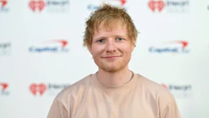 Ed Sheeran sem celular por 8 anos, revela por quê