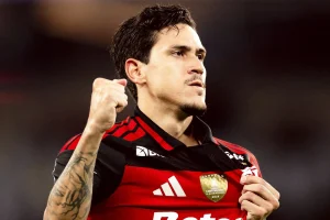 Vitória busca reabilitação ao receber Flamengo em crise no Brasileirão