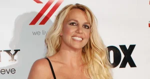 Britney Spears no Rio por Ação do Fãs: Uma Nova Oportunidade em 2028