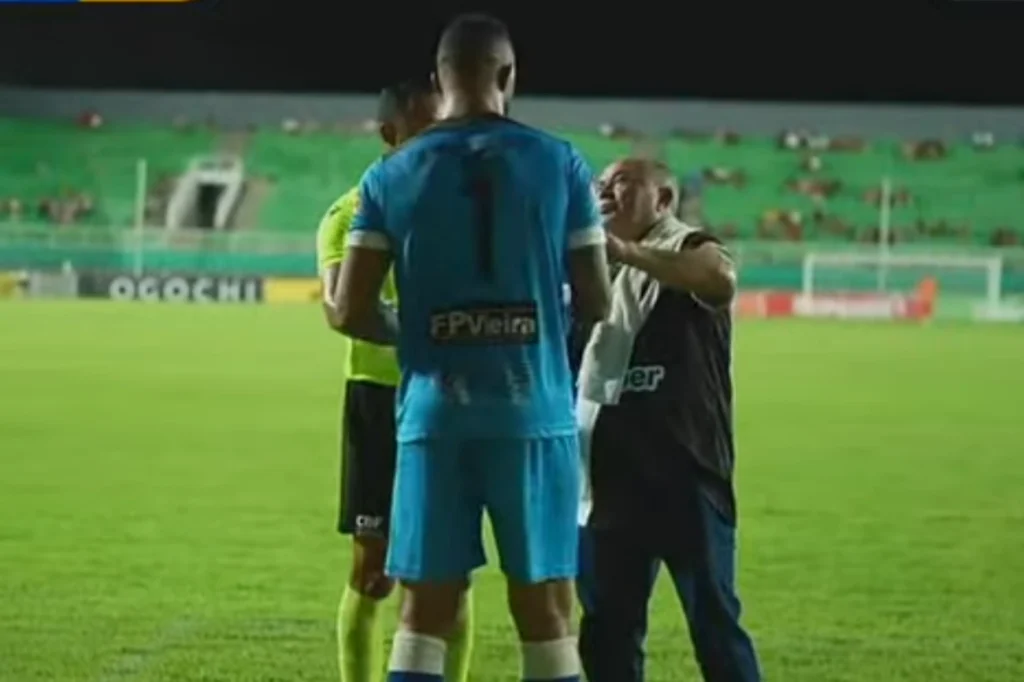 Bruno Fernandes retorna ao futebol após 16 anos e exerce liderança como titular em Copa do Brasil hoje com Vasco AC