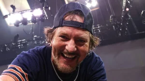 Eddie Vedder revela a corajosa batalha pela cura da EB em seu show beneficente
