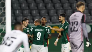 Palmeiras goleia Vitória por 5 x 1 e conquista primeira vitória no Brasileirão hoje