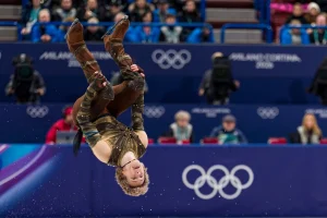 Patinador Ilia Malinin vai à final com salto proibido por 50 anos agora