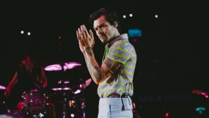 Ingressos de Harry Styles disparam 100% em 4 anos veja preços agora
