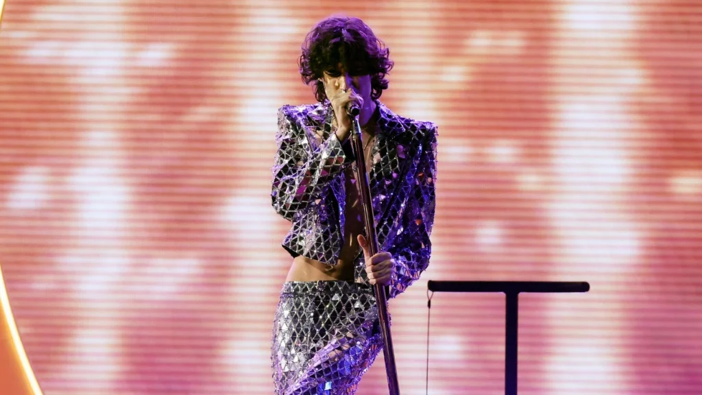 Sombr invade o Velho Oeste com Homewrecker hoje